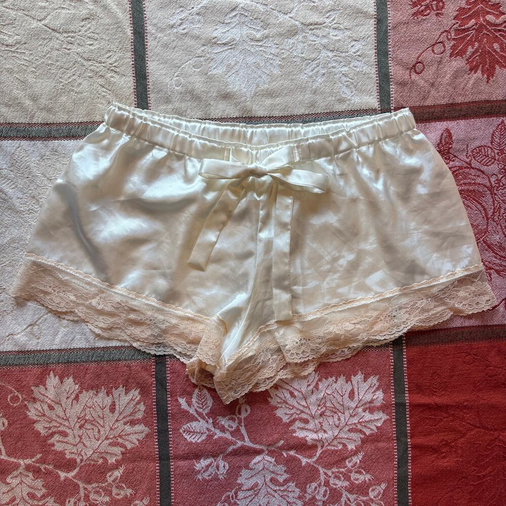 Cream Satin Lace Trim Sleep Shorts Bow Tap Pants L